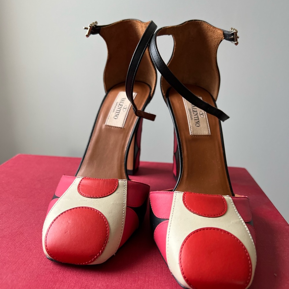 Valentino Garavanni size 37